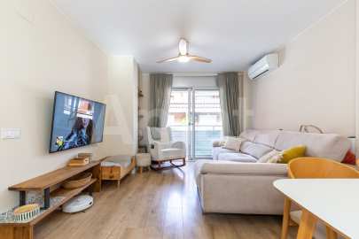 Ático dúplex con terraza y reformado, en el centro -8