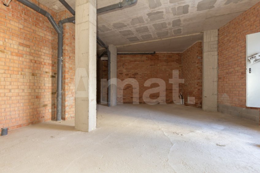 Local comercial diàfan de 129 m² a Montesa – Esplugues
 -10