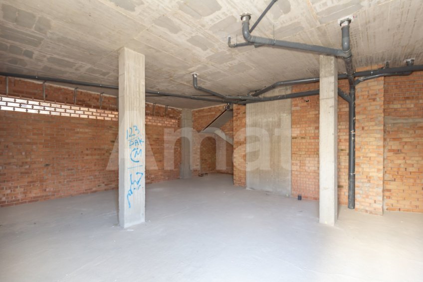 Local comercial diàfan de 129 m² a Montesa – Esplugues
 -11