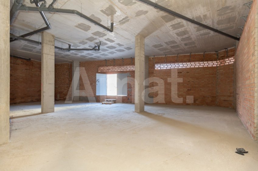 Local comercial diàfan de 129 m² a Montesa – Esplugues
 -2