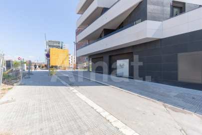 Local comercial diàfan de 129 m² a Montesa – Esplugues
 -13