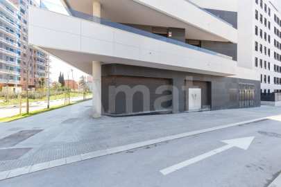 Local comercial diàfan de 129 m² a Montesa – Esplugues
 -15