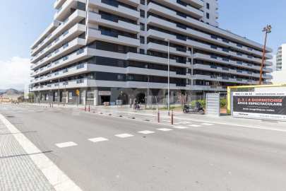 Local comercial diàfan de 129 m² a Montesa – Esplugues
 -21