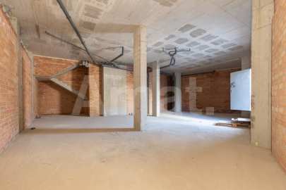 Local comercial diàfan de 129 m² a Montesa – Esplugues
 -9