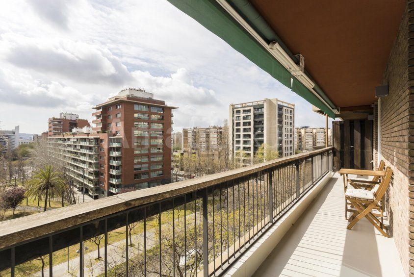 Piso reformado y con vistas al parque, en Tres Torres -10