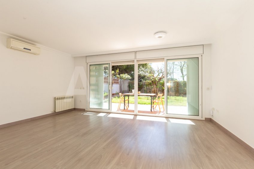 Fantástico piso de 4 dormitorios en planta baja con jardín -2