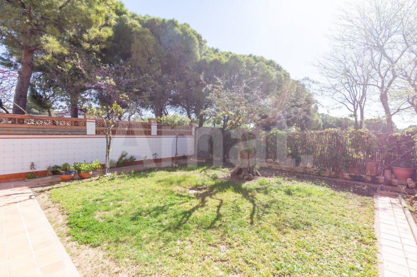 Fantástico piso de 4 dormitorios en planta baja con jardín -4