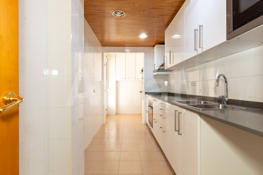 Fantástico piso de 4 dormitorios en planta baja con jardín -6