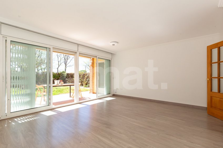 Fantástico piso de 4 dormitorios en planta baja con jardín -9