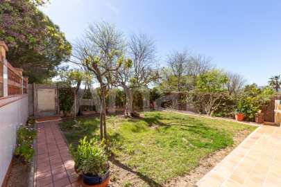 Fantástico piso de 4 dormitorios en planta baja con jardín -13