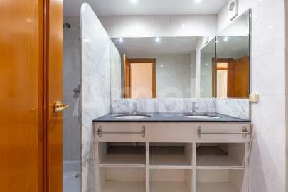 Fantástico piso de 4 dormitorios en planta baja con jardín -24