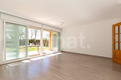 Fantástico piso de 4 dormitorios en planta baja con jardín -9