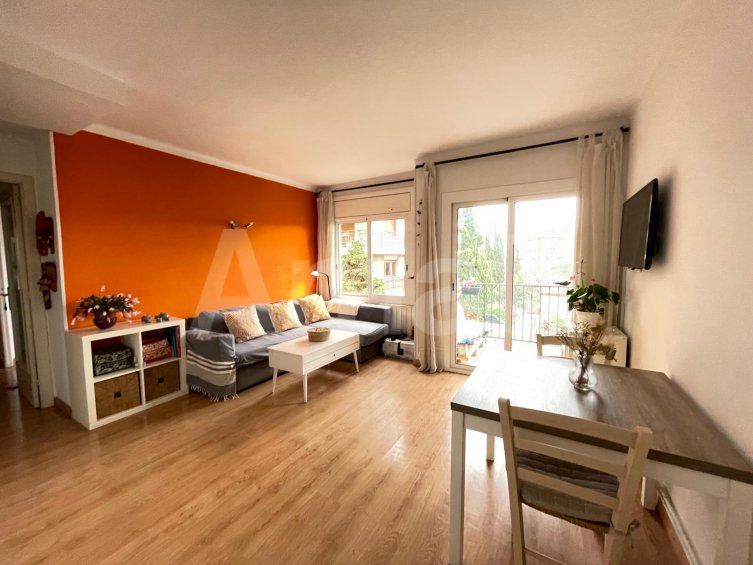 Piso esquinero y luminoso, en Sant Domènec -2