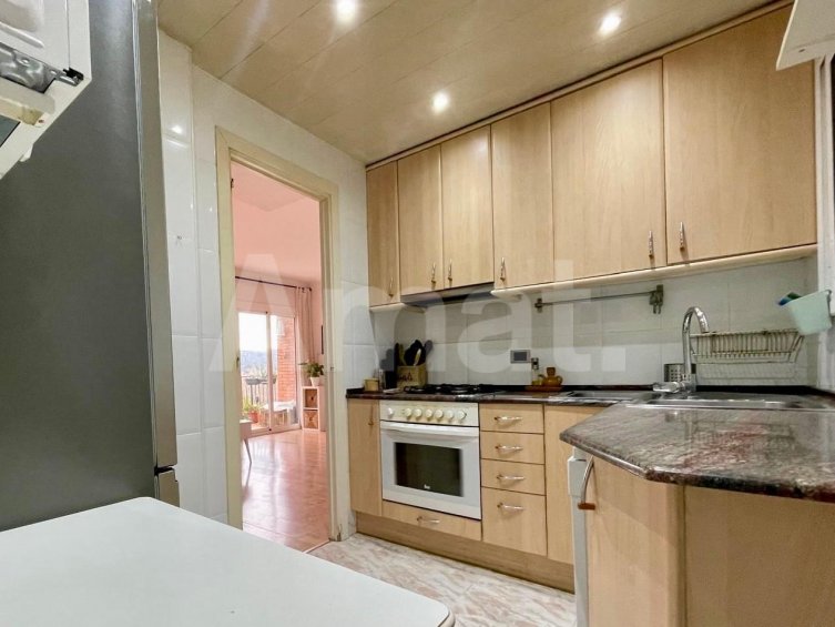 Piso esquinero y luminoso, en Sant Domènec -3