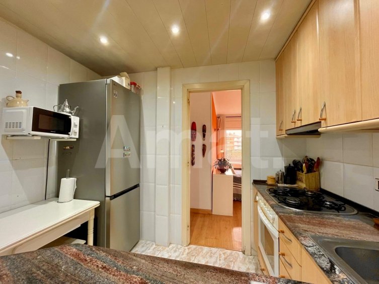 Piso esquinero y luminoso, en Sant Domènec -6