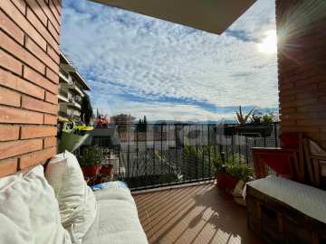 Piso esquinero y luminoso, en Sant Domènec