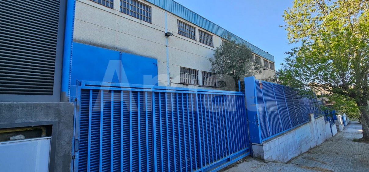 Nave adosada, en polígono Sud-Oest -15