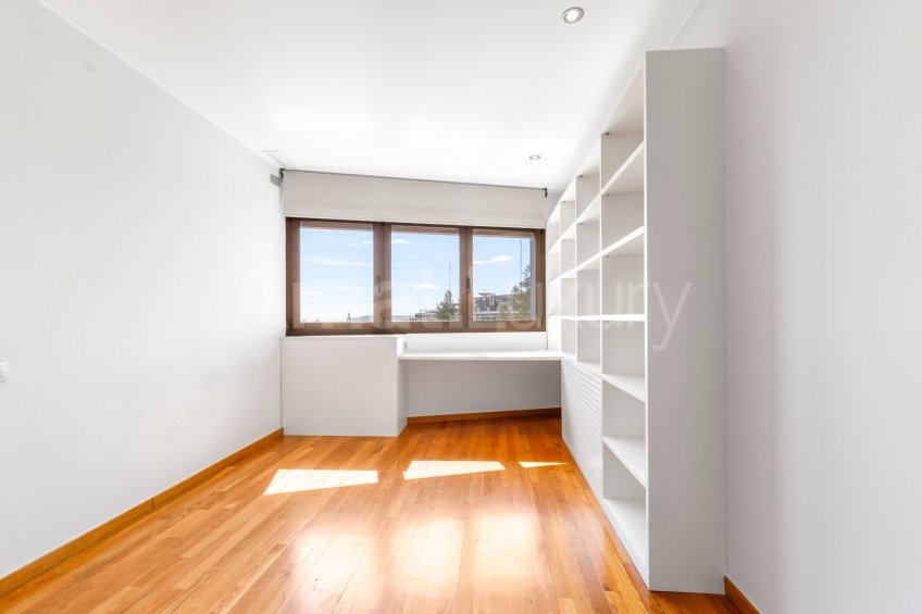 Exclusive penthouse with large terrace and views, in Bonanova -24