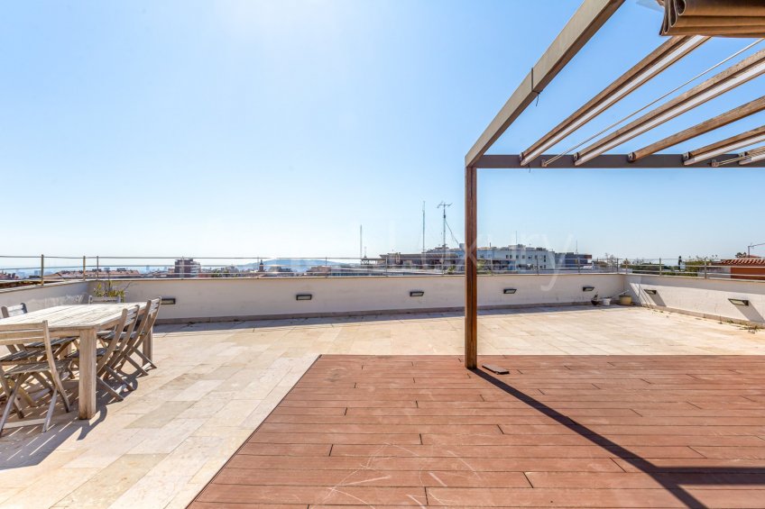 Exclusive penthouse with large terrace and views, in Bonanova -3