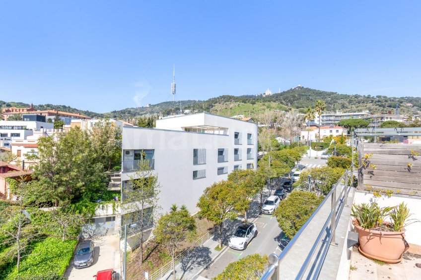 Exclusive penthouse with large terrace and views, in Bonanova -31