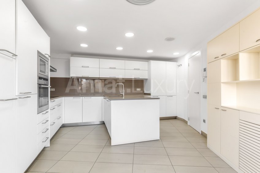 Exclusive penthouse with large terrace and views, in Bonanova -9