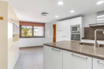 Exclusive penthouse with large terrace and views, in Bonanova -11