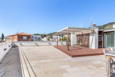Exclusive penthouse with large terrace and views, in Bonanova -30