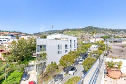 Exclusive penthouse with large terrace and views, in Bonanova -31