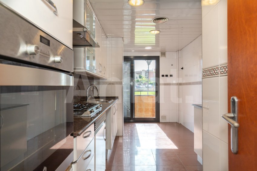 Bright flat with wraparound terrace, in Torreblanca -2