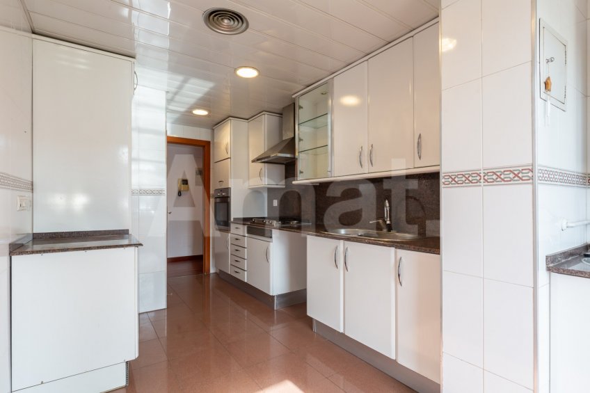 Bright flat with wraparound terrace, in Torreblanca -9
