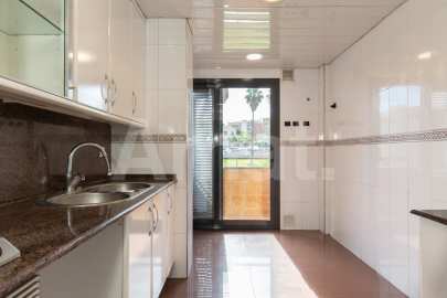 Bright flat with wraparound terrace, in Torreblanca -8