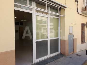 Local comercial al Barri Centre -13