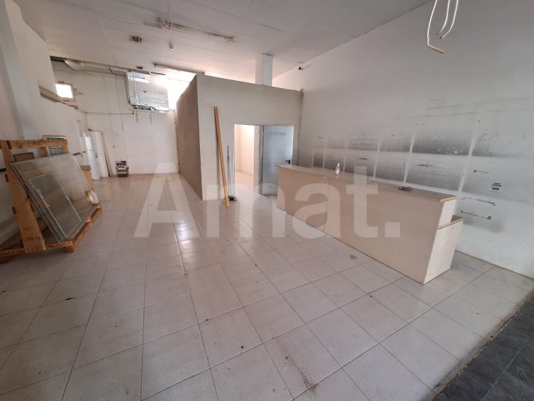 Local comercial a peu de carrer a Avinguda de Cornellà, Esplugues
 -3
