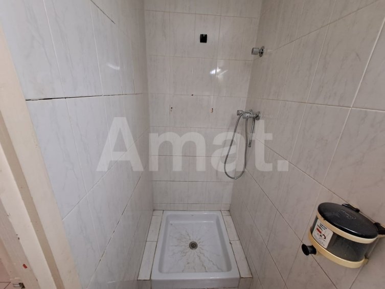 Local comercial a peu de carrer a Avinguda de Cornellà, Esplugues
 -8