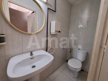 Local comercial a peu de carrer a Avinguda de Cornellà, Esplugues
 -7