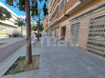 Local comercial a peu de carrer a Avinguda de Cornellà, Esplugues
 -9