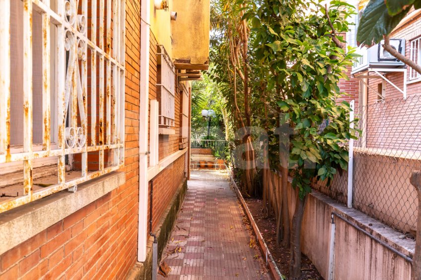 Casa con 2 viviendas, en Santa Maria de Montcada -64
