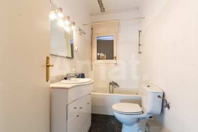 Casa con 2 viviendas, en Santa Maria de Montcada -52