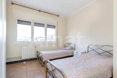 Casa con 2 viviendas, en Santa Maria de Montcada -53
