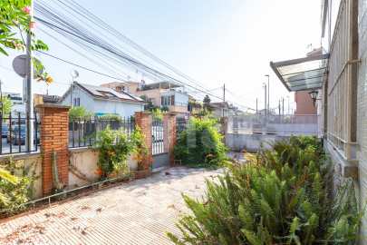 Casa con 2 viviendas, en Santa Maria de Montcada -61