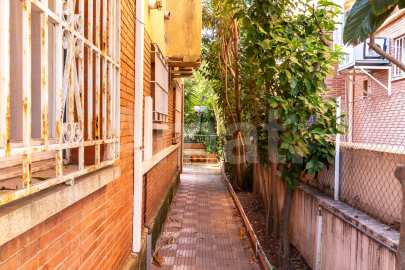 Casa con 2 viviendas, en Santa Maria de Montcada -64