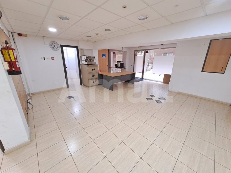 Local comercial de 320 m² en dues plantes a Travessera de Dalt -13