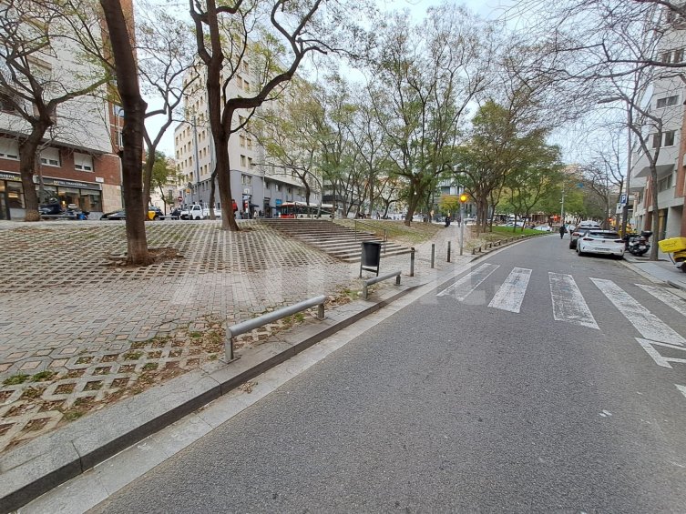 Local comercial de 320 m² en dues plantes a Travessera de Dalt -17