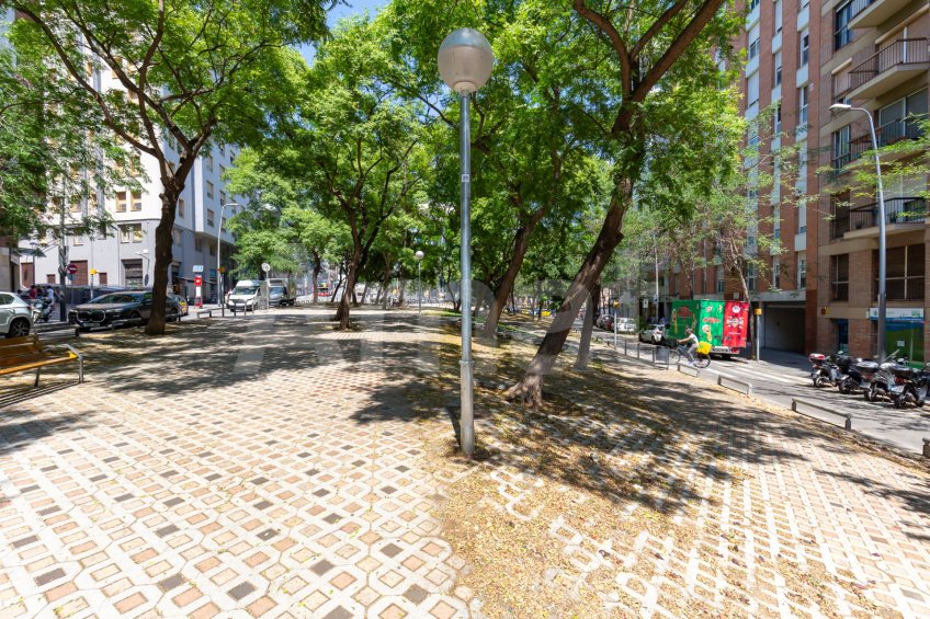 Gran local comercial duplex, en Travessera de Dalt -39