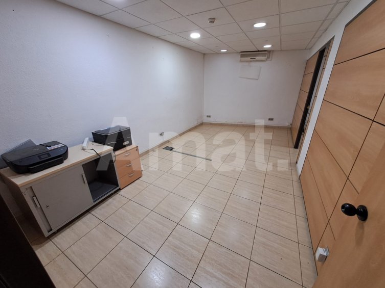 Local comercial de 320 m² en dues plantes a Travessera de Dalt -7