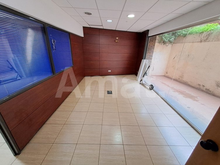 Local comercial de 320 m² en dues plantes a Travessera de Dalt -9