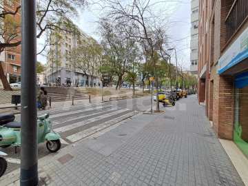 Local comercial de 320 m² en dues plantes a Travessera de Dalt -16