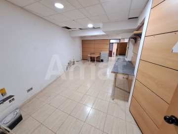 Local comercial de 320 m² en dues plantes a Travessera de Dalt -8