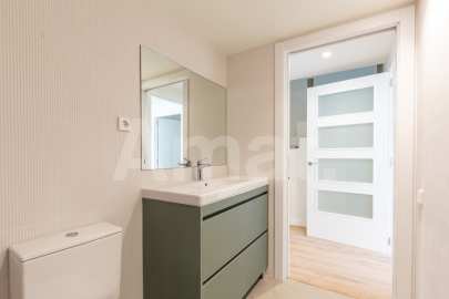 CASTELLBISBAL HOMES  - Casa adossada i nova, al centre -19