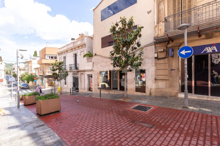 Pis amb terrassa al centre, davant del Mercat -43